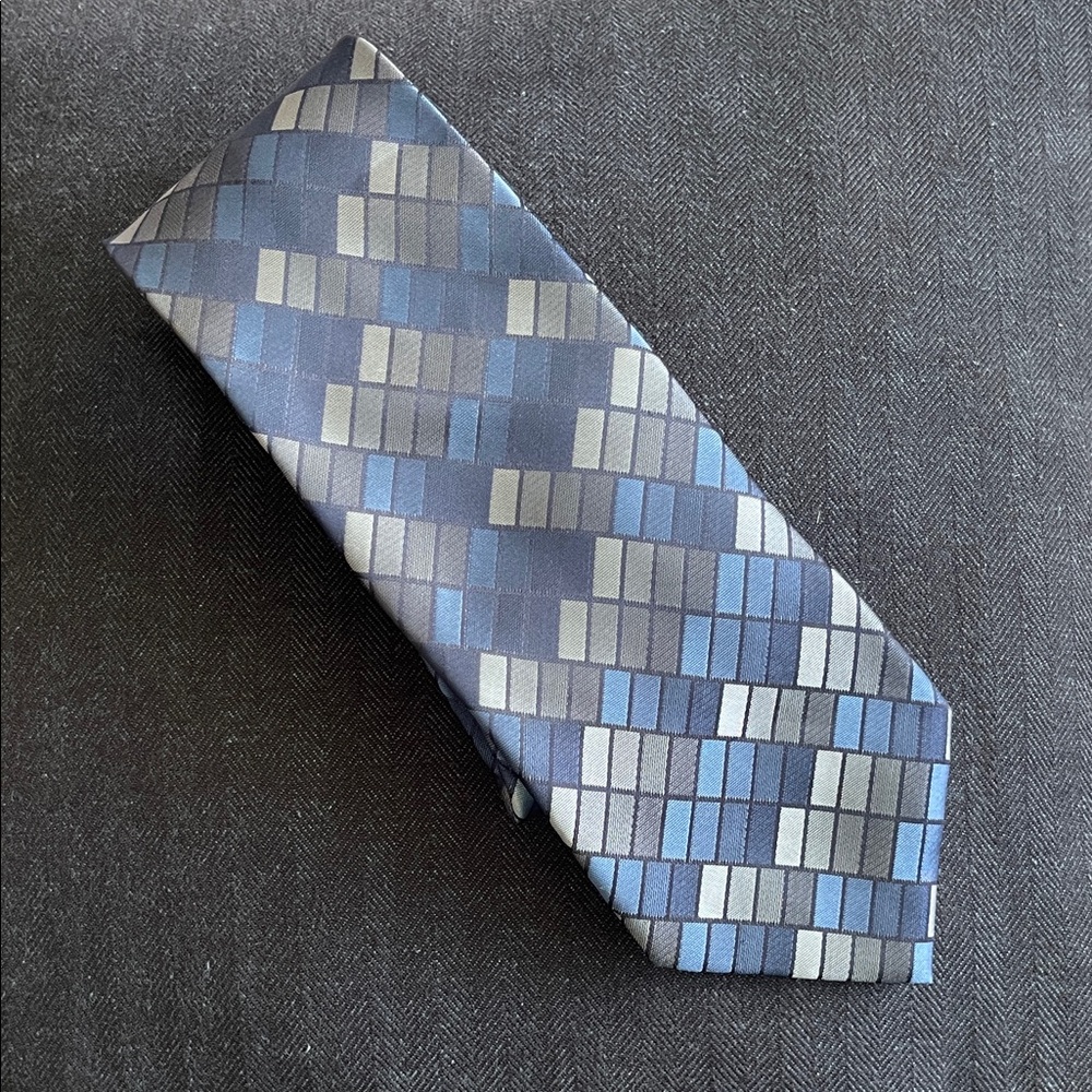 Van Heusen Blue and Gray Geometric Men's Tie